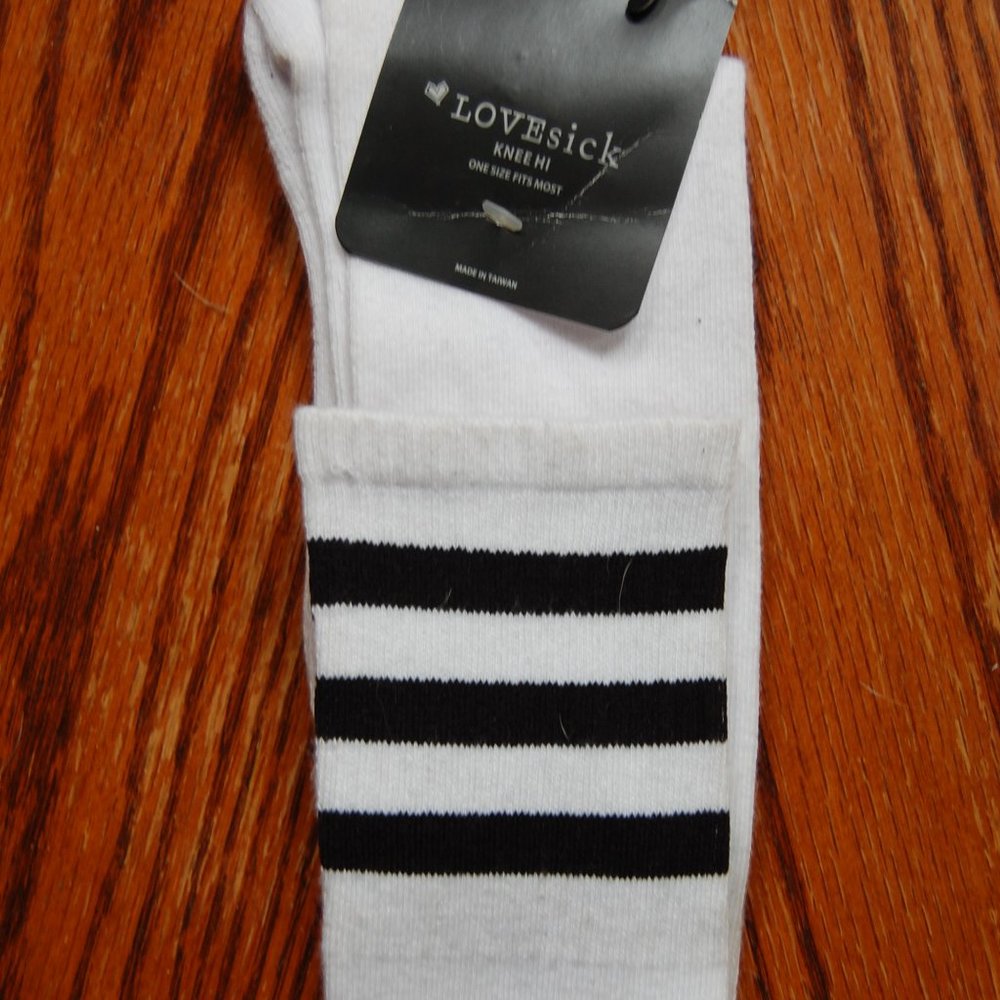 Knee high socks NWT-free with purchase